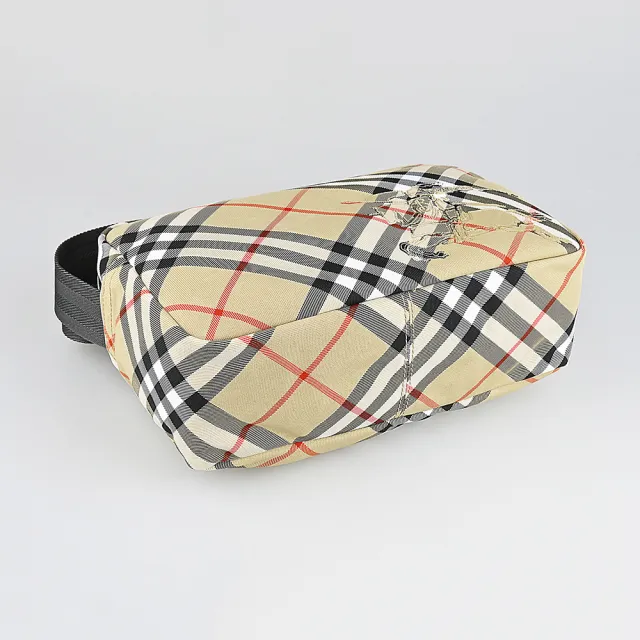 【BURBERRY 巴寶莉】BURBERRY 戰馬拼布LOGO格紋帆布雙拉鍊斜背包(淺褐)