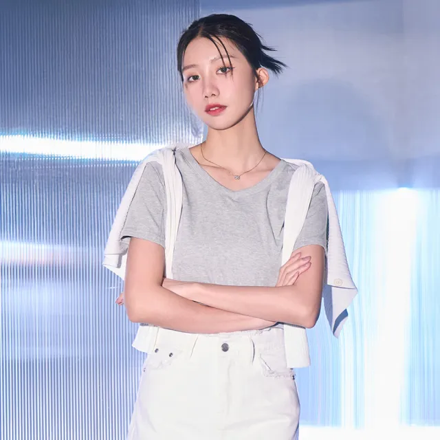 【MAJOR MADE】V領特殊剪裁修身上衣(女裝短袖/素色短T/休閒上衣)