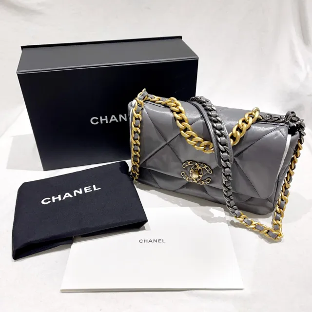 【CHANEL 香奈兒】19 Flap bag 經典皮穿雙C logo 三色鏈帶WOC/翻蓋包