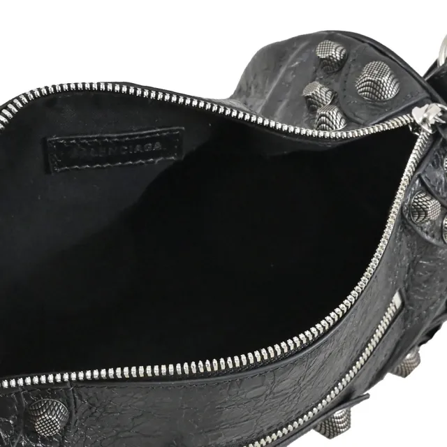 【Balenciaga 巴黎世家】Le Cagole 品牌鉚釘揉製小羊皮肩背包圓筒包(黑)