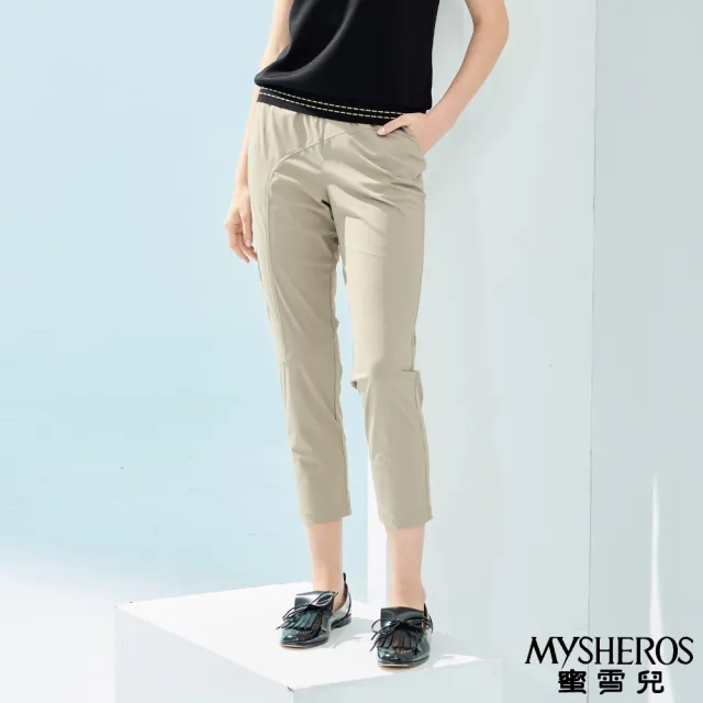 【MYSHEROS 蜜雪兒】彈性造型長褲 鬆緊腰頭 簡約字母蝴蝶翅膀裝飾(卡其)