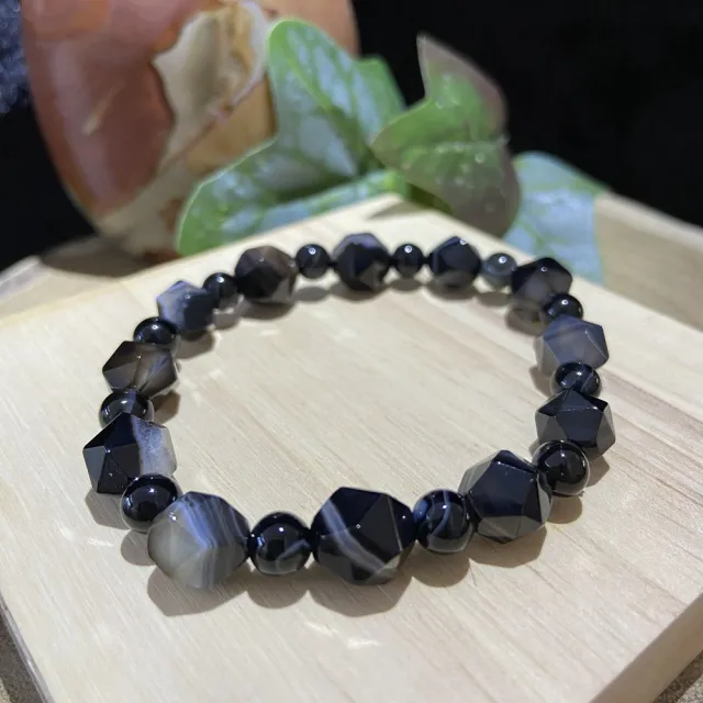 【Cozy 世界水晶原礦與茶】切面紅玉黑瑪瑙 77-6(穩定情緒 平復心焦慮及不安全感)