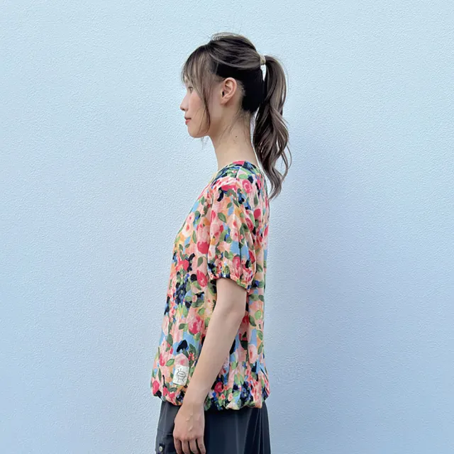 【Hana Mokuba】花木馬日系女裝繽紛水彩感花花收邊上衣(造型上衣)