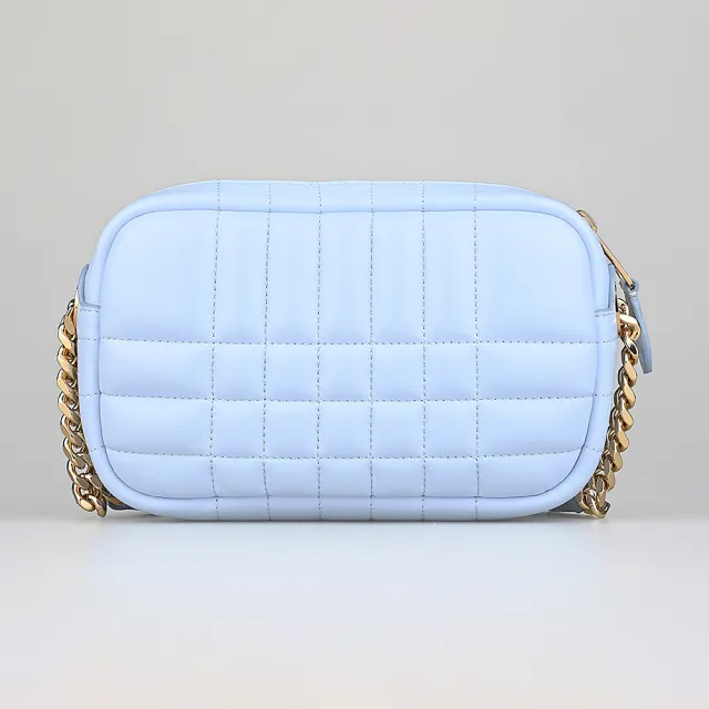 【BURBERRY 巴寶莉】BURBERRY LOLA TB金屬LOGO羊皮絎縫方格拉鍊斜背包(迷你/月白藍)