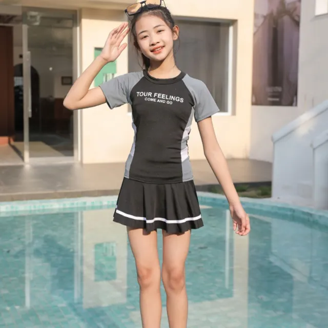 【橘魔法】大童 3色字母運動側腰插肩泳裝(內有安全褲 褲裙 游泳課 泳裝 學生泳衣 女童 兒童 童裝)