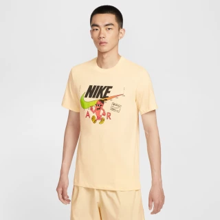 【NIKE 耐吉】短袖上衣 男女 中性款 AS U NSW TEE OC MED GFX SEGB 米黃 HQ9259-114(2S4497)