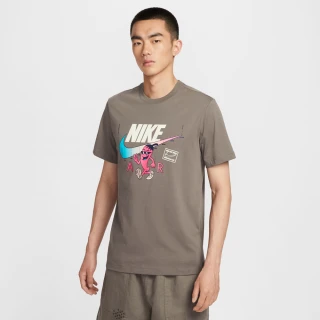 【NIKE 耐吉】AS U NSW TEE OC MED GFX SEGB 咖啡色 短袖 短T 男款 上衣(HQ9259-289)