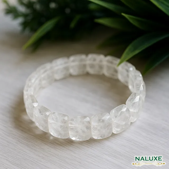【Naluxe】白水晶 鑽面雕刻開運手排｜雲間微光(淨化磁場｜提升專注｜能量補給｜排除雜念｜加強運勢)