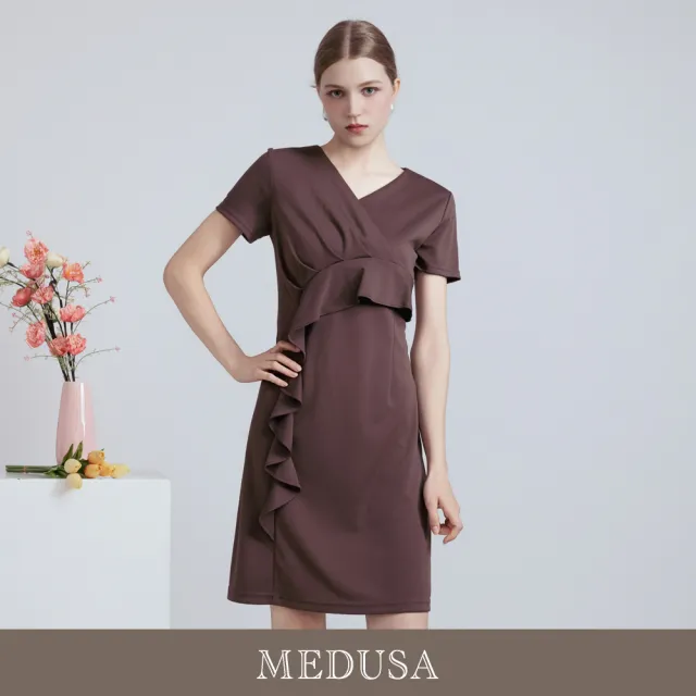 【MEDUSA 曼度莎】現貨-簡約斜裁荷葉小禮服 - 2色（M-XL）｜小禮服 禮服洋裝 荷葉洋裝(601-94306)