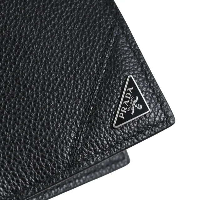 【PRADA 普拉達】經典三角LOGO荔枝牛皮簡易6卡對折短夾(黑)