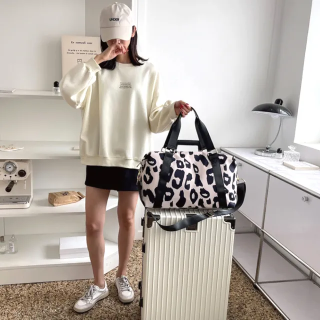 【樂居家】超大容量 時尚豹紋旅行袋(行李包 運動包 過夜包 旅行包 手提袋 購物袋 拉桿包 乾溼分)
