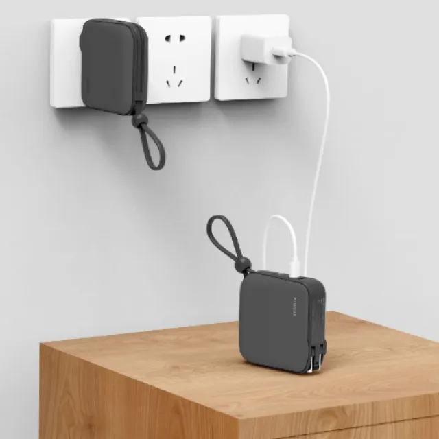 【idmix】MR CHARGER CH05Pro10000mAh Type-C旅充式行動電源(自帶TYPE-C線 PD20W/QC18W快充版)
