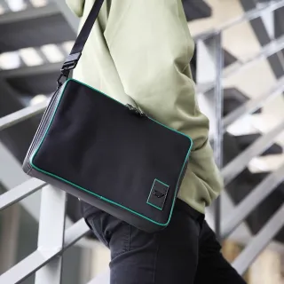 【BRAUN BUFFEL 德國小金牛】福利出清品 貝瑞 大型橫式斜背包-黑色(BF514-TW61A-BK)