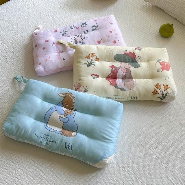 【PETER RABBIT 比得兔】比得兔與V&A博物館 60支天絲兒童枕-任選(2入/童枕/水洗枕/天絲枕/枕頭)