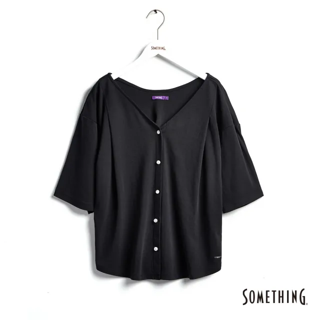 【SOMETHING】女裝 打褶造型寬版V領開襟短袖襯衫(黑色)