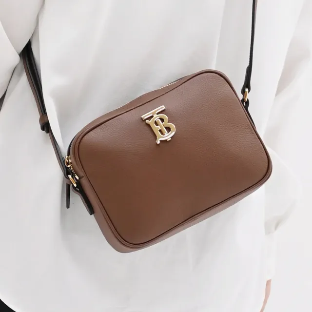 【BURBERRY 巴寶莉】簡約金屬TB LOGO素雅小牛皮相機包斜背包(咖)