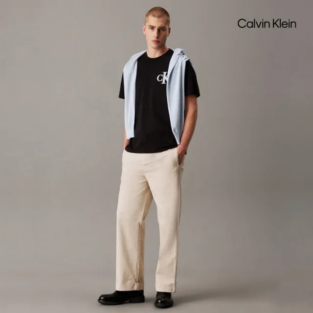 【CALVIN KLEIN】官方旗艦館 學院風 CK 徽章圓領 T 恤_黑色