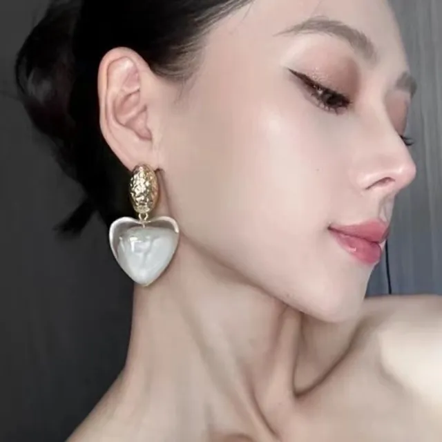 【MoonDy】耳環 女生耳環 愛心耳環 飾品 垂墜耳環 吊墜 高級感 百搭