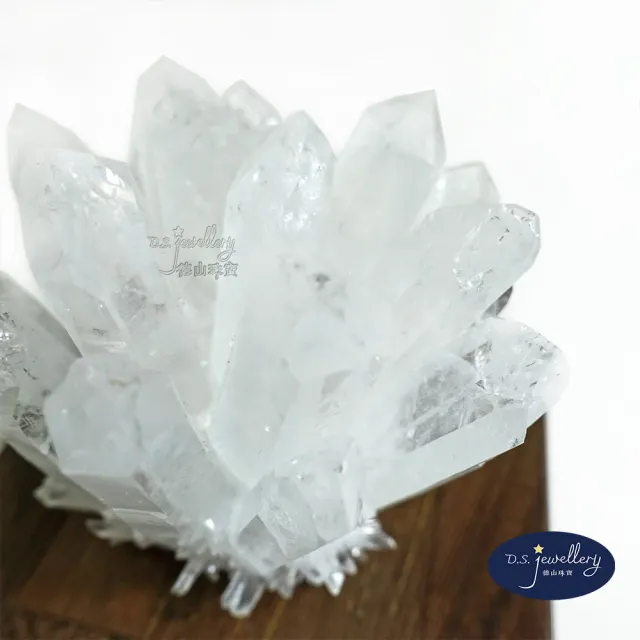 【D.S. jewellery 德山珠寶】消磁淨化水晶天然白水晶簇附雞翅木座(飾品母親節/交換禮物水晶手鍊CE476)