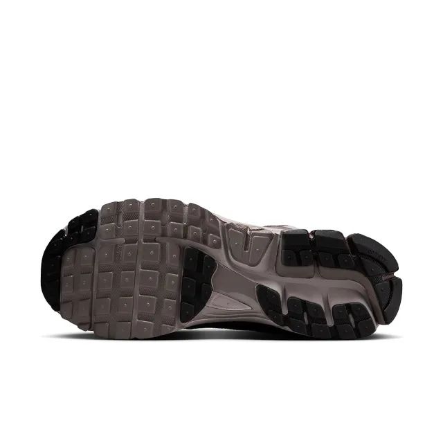 【NIKE 耐吉】慢跑鞋 男鞋 運動鞋 ZOOM VOMERO 5 棕灰 FB9149-005