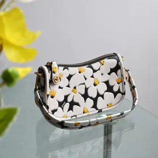 【COACH】Swinger 品牌吊飾花卉皮革壓紋手提包單肩包(白)