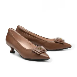 【MELROSE】美樂斯 復古典雅金飾方釦全真皮尖頭低跟鞋(咖)