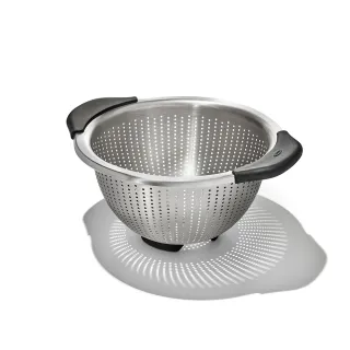 【美國OXO】不鏽鋼瀝水籃(濾水籃 防滑手把 架高設計 快速瀝水)