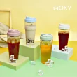 【WOKY 沃廚】渾圓杯 Ecozen純透復刻款 880ml-附彈跳吸管(單手彈蓋款；吸管杯/隨行杯/外帶杯)