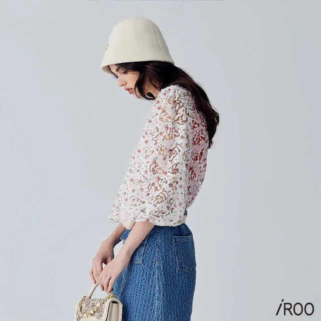 【iROO】簍空蕾絲印花單品上衣