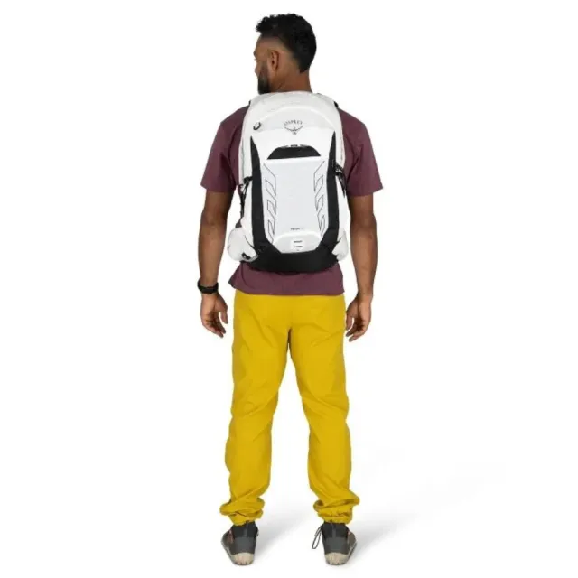 【Osprey】☆新改款☆ Talon 22 輕量化登山背包 男 綠冠葉綠(輕量旅行後背包 快速移動單車登山健