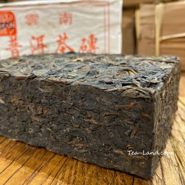 【茶韻】普洱茶2004年澳門華聯公司 華聯磚 紅印 生茶磚 500克/磚(生茶/附茶樣10克.收藏盒各1)