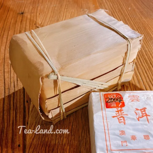 【茶韻】普洱茶2004年澳門華聯公司 華聯磚 紅印 生茶磚 500克/磚(生茶/附茶樣10克.收藏盒各1)