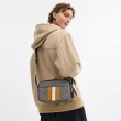 【COACH】蔻馳官方直營 經典 SIGNATURE VARSITY條紋GRAHAM斜背手袋(CCG30)