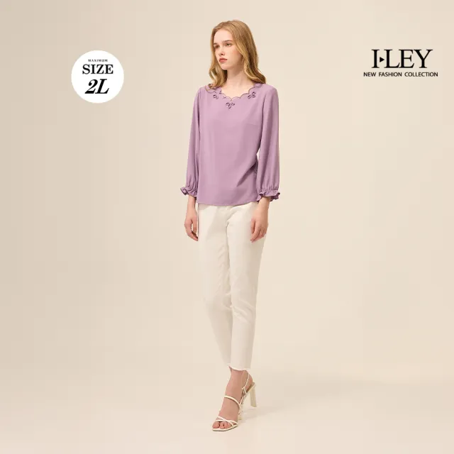 【ILEY 伊蕾】簡約花瓣邊珍珠領口雪紡上衣(紫；M-2L；1253071101)