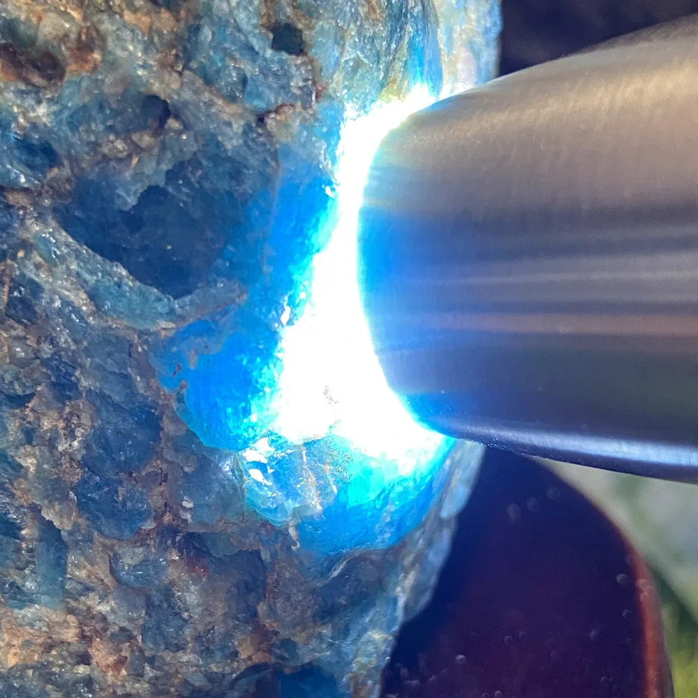 【Cozy 世界水晶原礦與茶】藍磷灰原礦 42-7(自我的思考能夠更為清晰)