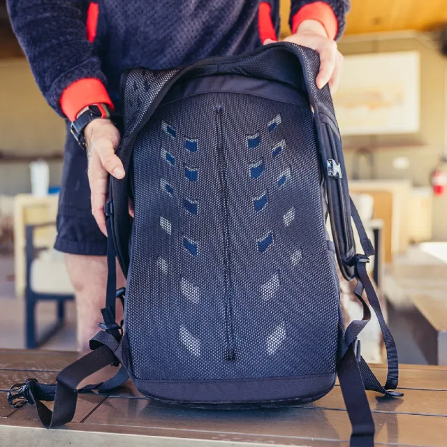 【Gregory】後背包 28L Nano Backpack 摩押褐 筆電包 書包 水瓶側袋(153034A546)