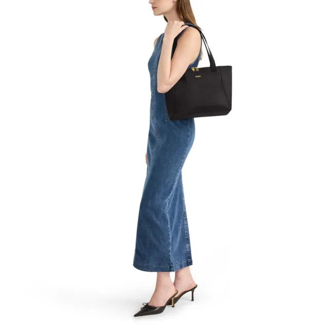 【TUMI】Voyageur Just In Case☆ 小型托特包 - 黑色/烟槍色(TUMI 官方旗艦店)