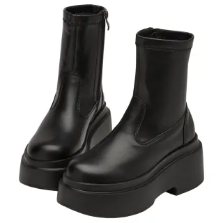 【Grace Gift】韓團指標輕量加厚鬆糕底短靴(黑)