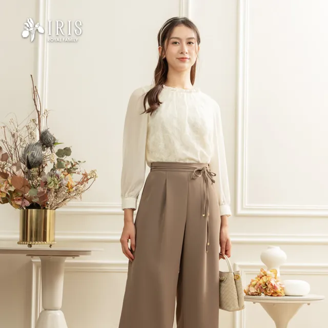【IRIS 艾莉詩】花羽蕾絲荷葉領上衣-2色(56116)