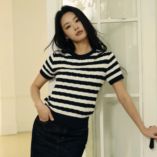 【GIORDANO 佐丹奴】韓系選品 女裝純棉絞花圓領短款短袖針織衫(多色任選)