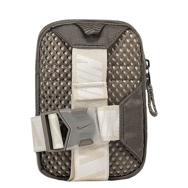 【NIKE 耐吉】Nike Essentials Hip Pack NSW 棕米 小包 斜背包 側背包(BA5904-040)