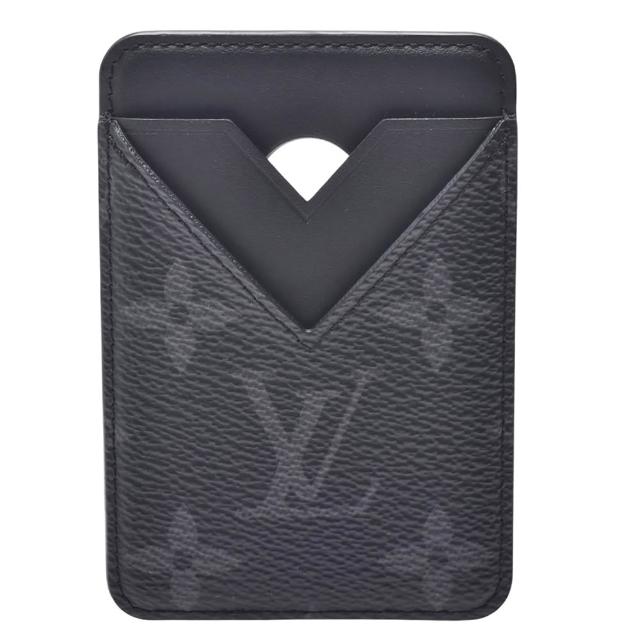 LV LOUIS VUITTON路易威登 M12602 經典 Monogram Eclipse 帆布牛皮襯裡 MagSafe 卡夾 高階時尚女包,採用經典 Monogram Eclipse 圖案,黑色與灰色選擇,帆布外層搭配牛皮襯裡,內建 MagSafe 卡夾設計,兼具美觀與實用性,適合日常出勤與輕便攜帶。