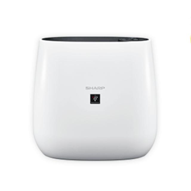  SHARP 夏普 FU-J30T-W 空氣清淨機，採用 HEPA 濾網高效過濾 PM2.5、過敏原與細菌，白色系設計適合居家使用。適用於 ~7坪空間，機身輕巧僅 4kg (431 x 211 x 411 mm)，電源 110V~60Hz，強風 43W、中風 25W、舒眠 11W，低耗能第五級能源效率。泰國製造，含說明書，保固 1 年，BSMI 許可 R3B801。提供舒適潔淨空氣，適合小家庭或臥室。 