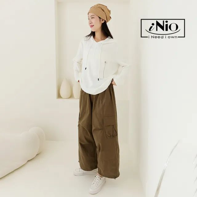 【iNio 衣著美學】腿型修飾工裝褲 鬆緊腰設計 百搭口袋休閒長褲(CEW2805)