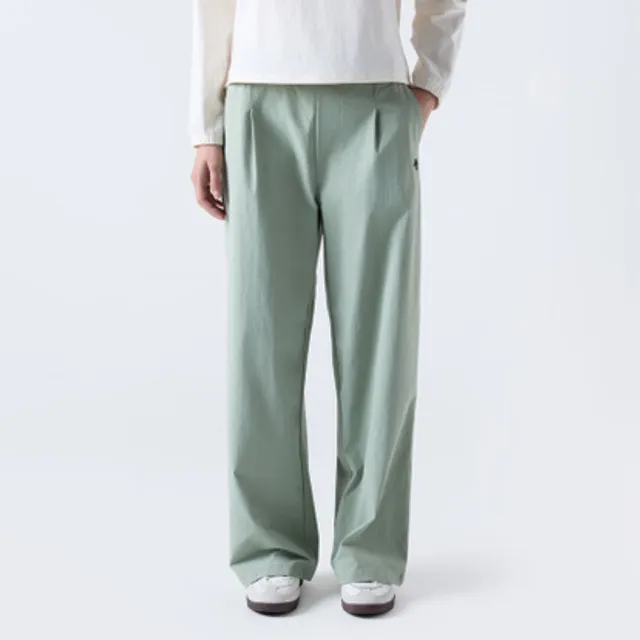 【DESCENTE】長褲 女 運動褲 寬褲 快排 WOMENS WOVEN WIDE FIT PANTS 綠 SQ322PPT72-KHK0