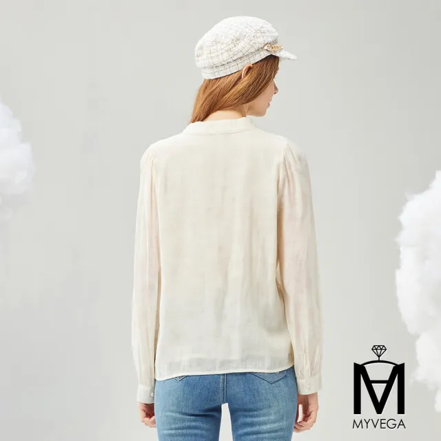 【MYVEGA 麥雪爾】MA圖騰刺繡造型珍珠排釦上衣-共二色(日系/女上衣/雪紡上衣/蕾絲上衣)