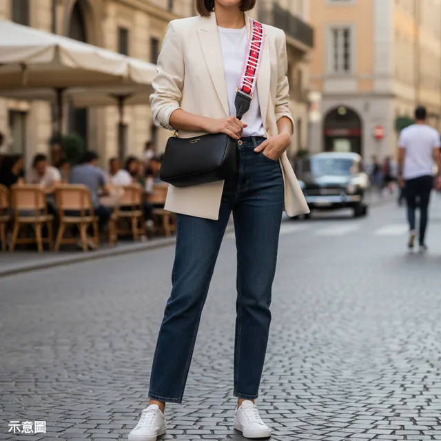 【EMPORIO ARMANI】EMPORIO ARMANI 老鷹燙金LOGO壓紋小牛皮拉鍊斜背包(迷你/黑x粉紅)