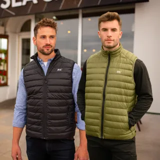 【MAC IN A SAC】男款輕暖袋著走保暖羽絨背心(MNS120戶外休閒/洋蔥式穿搭/輕量易攜帶/素面百搭款)