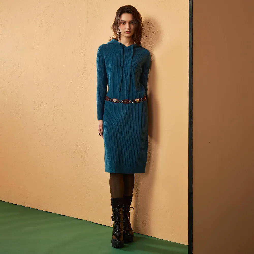 【MON’S】坑條連帽慵懶風針織洋裝(直)