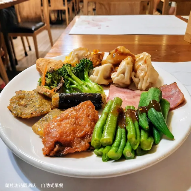 【蘭桂坊花園酒店】買1晚送1晚-雙人含早(平日升等房型2選1／住2晚或開2房)
